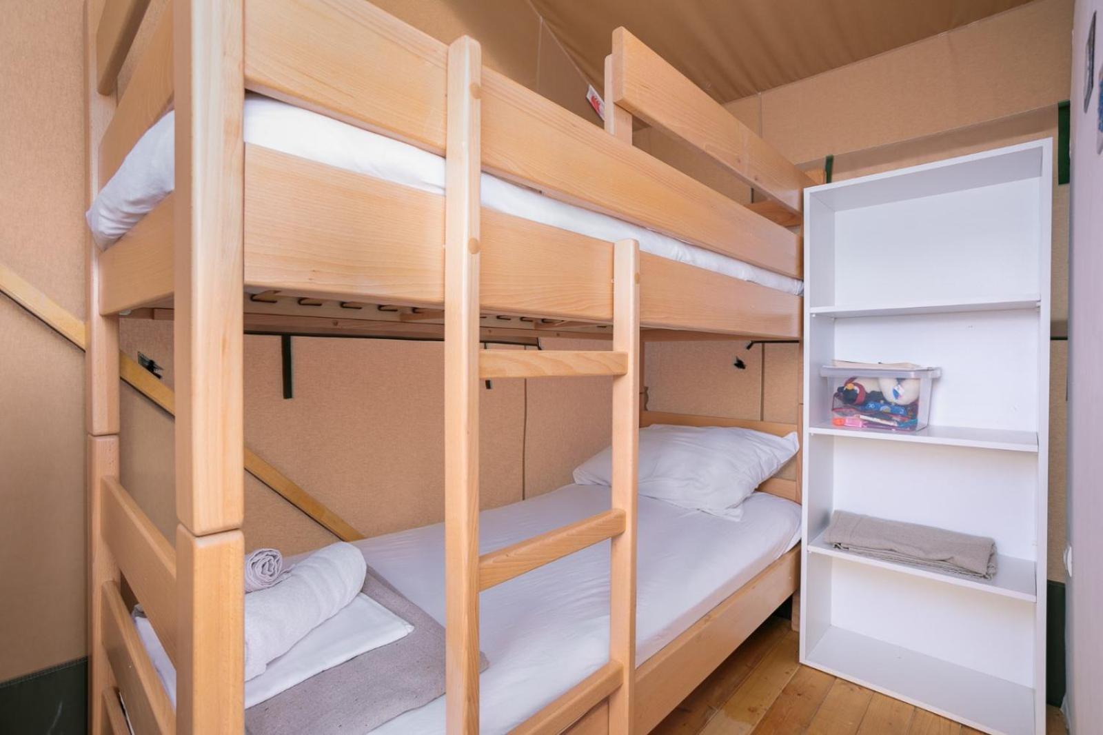 Prima Insula Glamping Hotel Brusici Ngoại thất bức ảnh