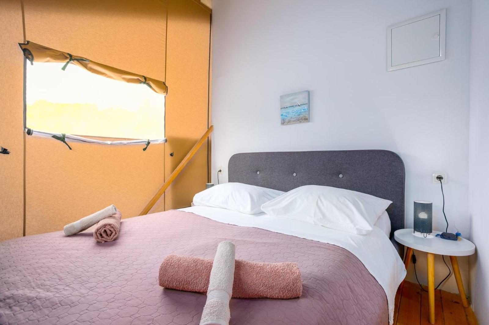 Prima Insula Glamping Hotel Brusici Ngoại thất bức ảnh