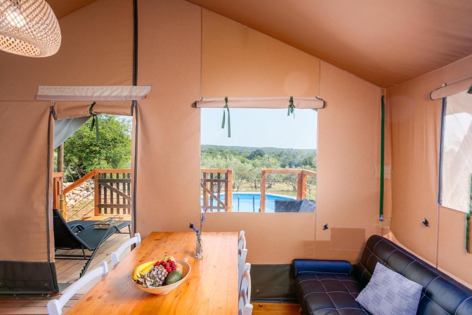 Prima Insula Glamping Hotel Brusici Ngoại thất bức ảnh