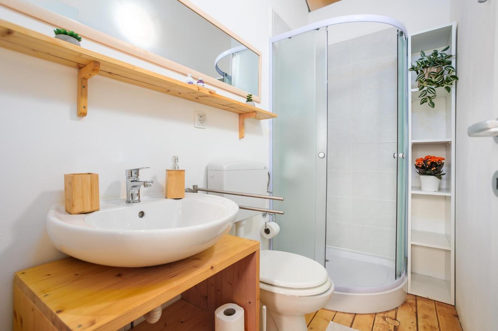 Prima Insula Glamping Hotel Brusici Ngoại thất bức ảnh